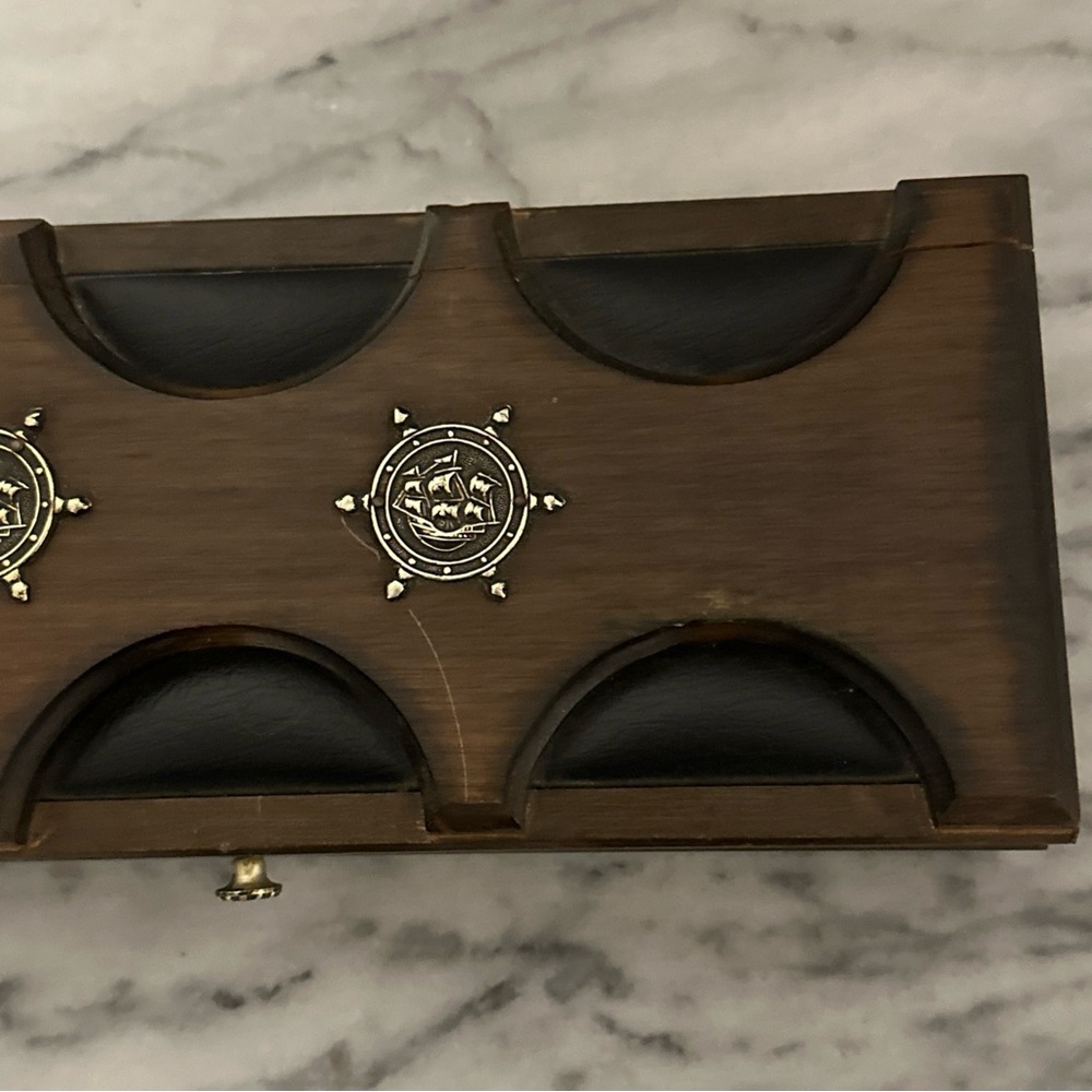 Wooden pirates chest jewelry Box sailboat/ sailboat wheel details - Picture 3 of 16